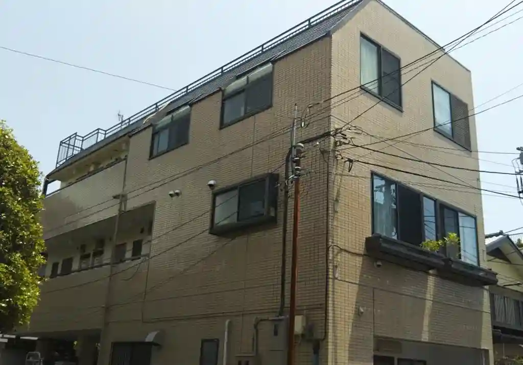 プラス1ウシオ 外観