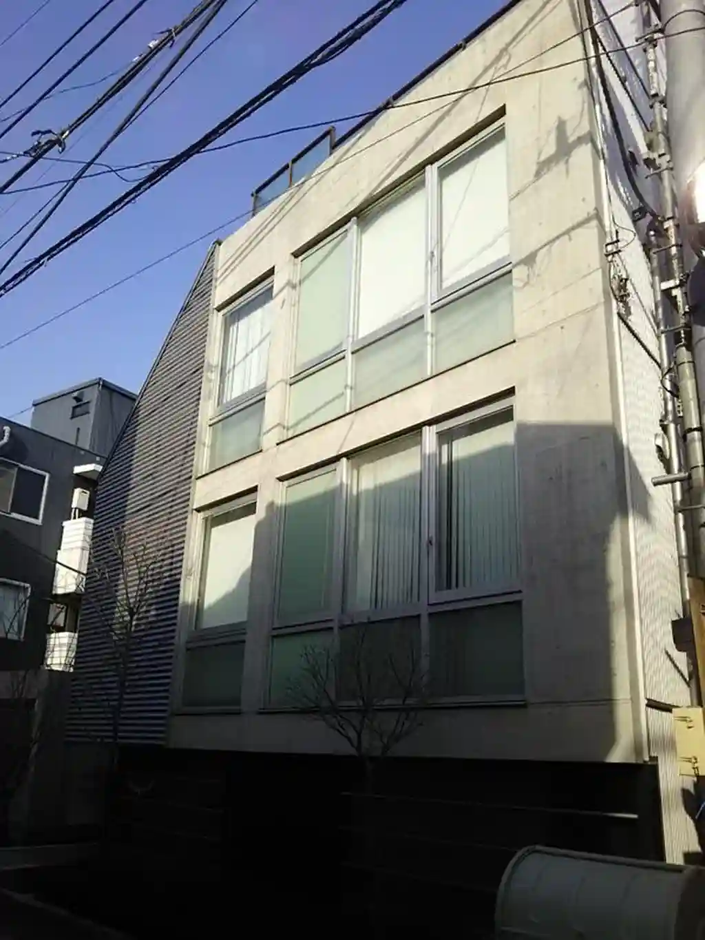 diagonal 外観