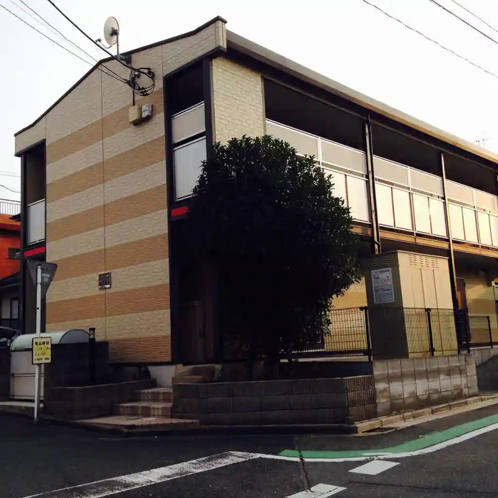 レオパレスワカホ 外観