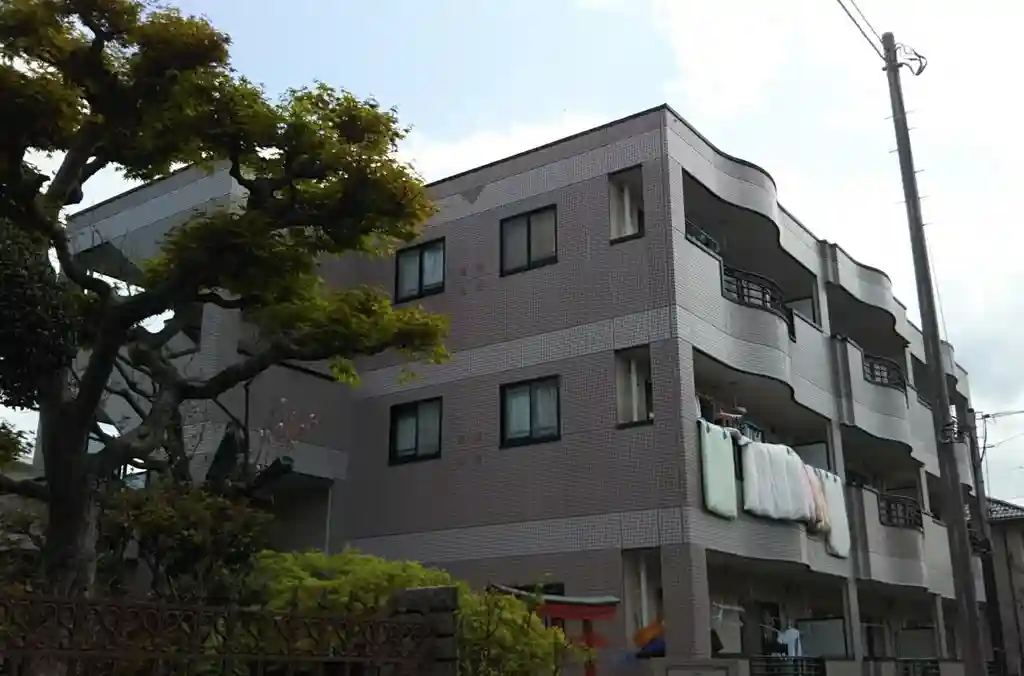 クレストール 外観