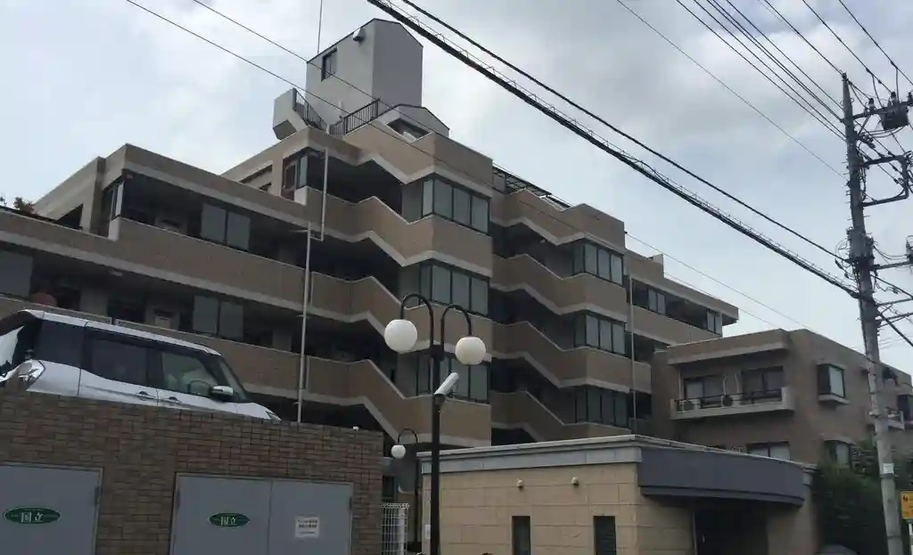 リーベスト国立 外観