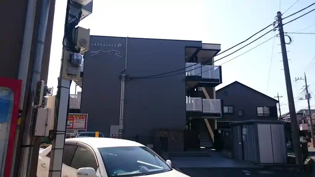 レオパレスアルファード 外観