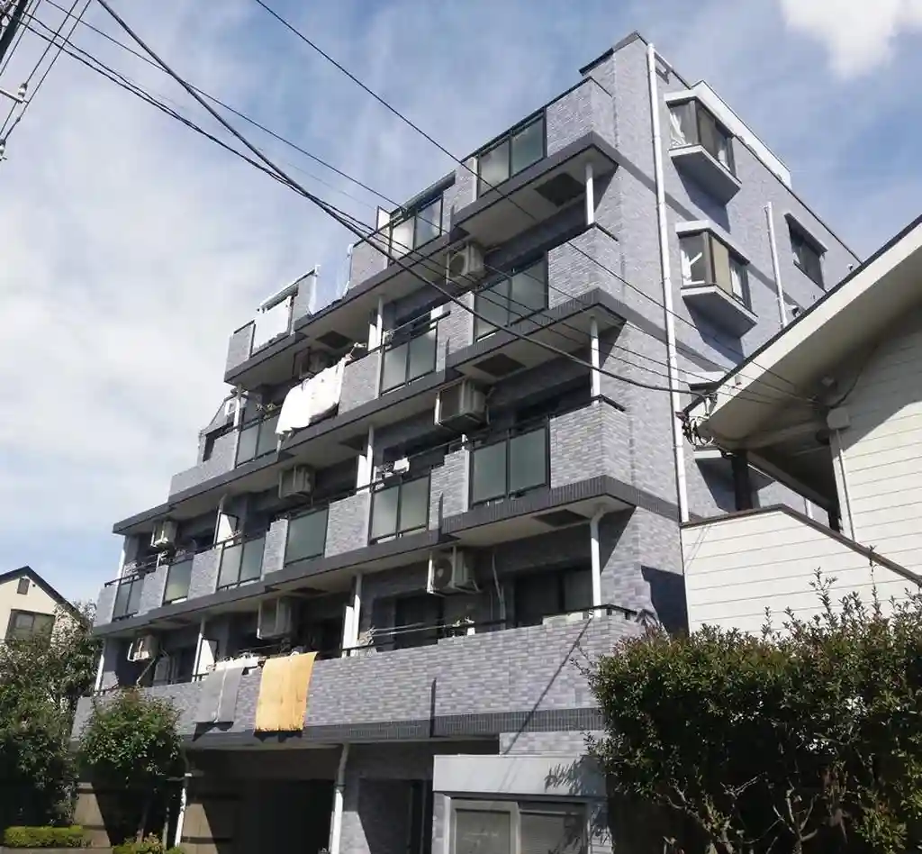 セザール第五鶴見 外観