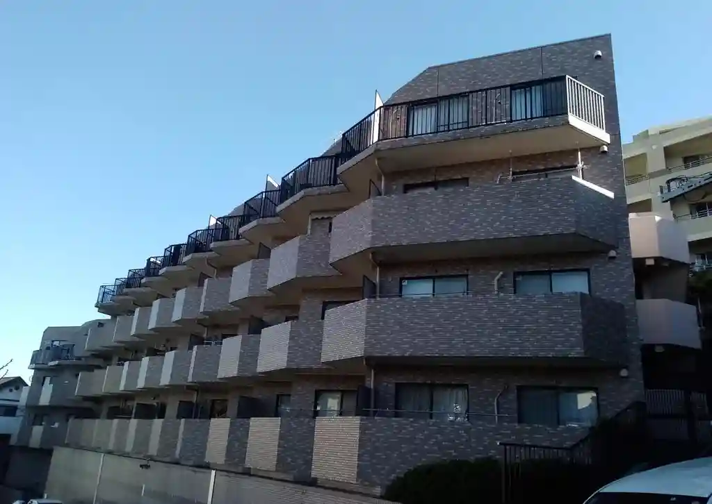 ルピナス西寺尾 外観