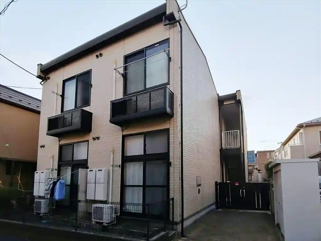 レオパレスシャンテ幕張 外観