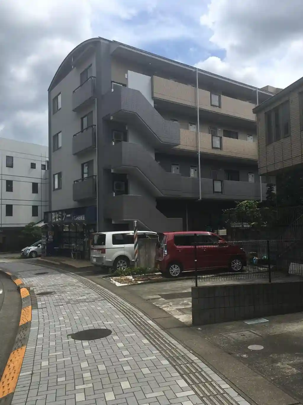 エストレーノ 外観