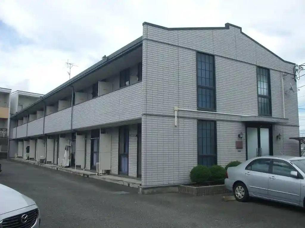レオパレスシャンテ四之宮 外観