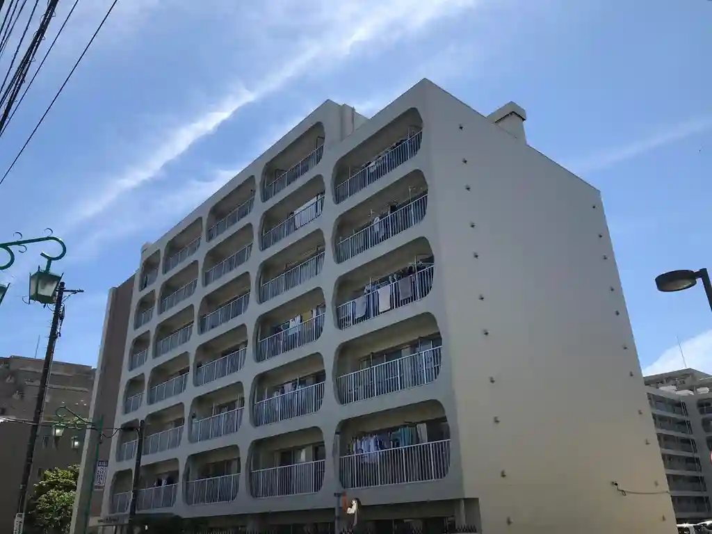 日商岩井中山マンション 外観