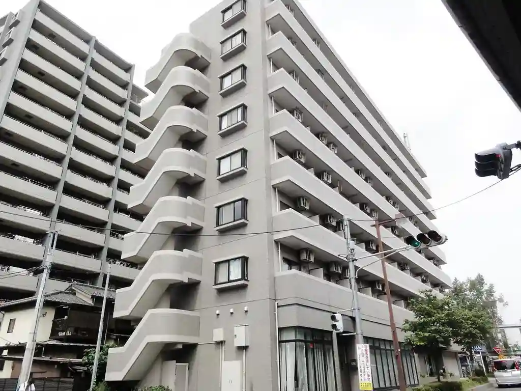 ライオンズシティ浦和常盤 外観