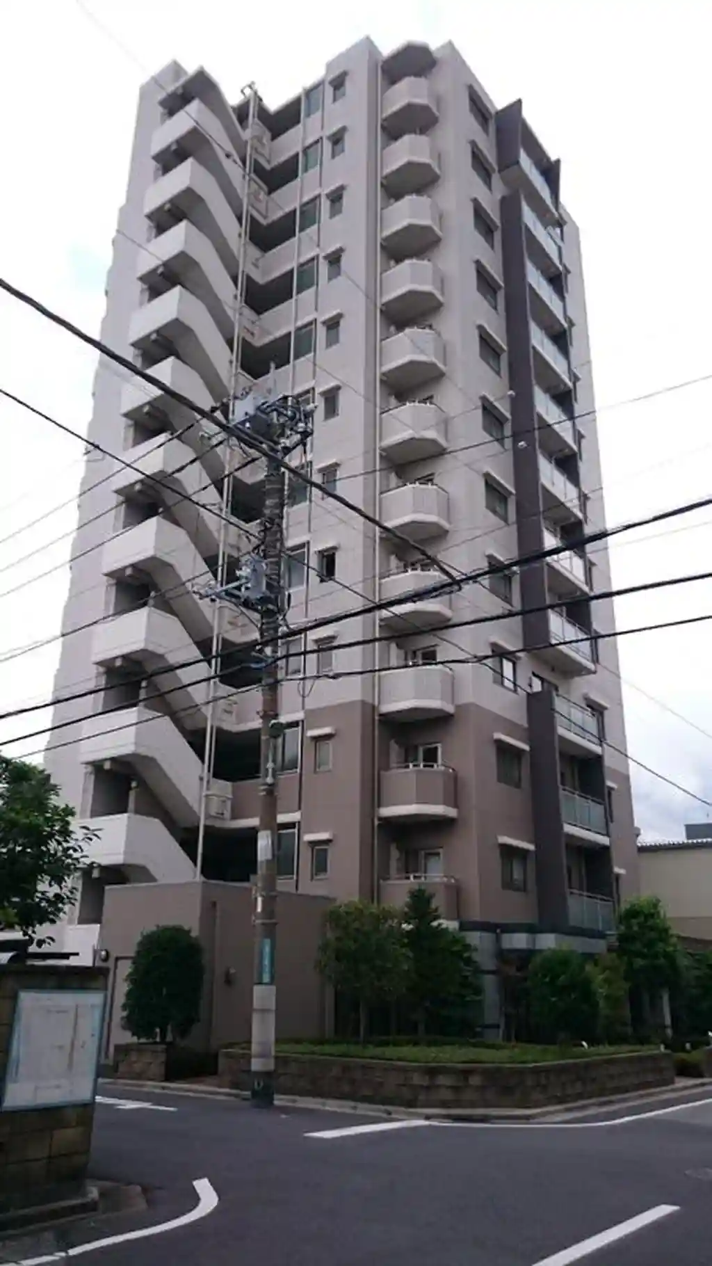 アーデル川口レヴァリエ 外観