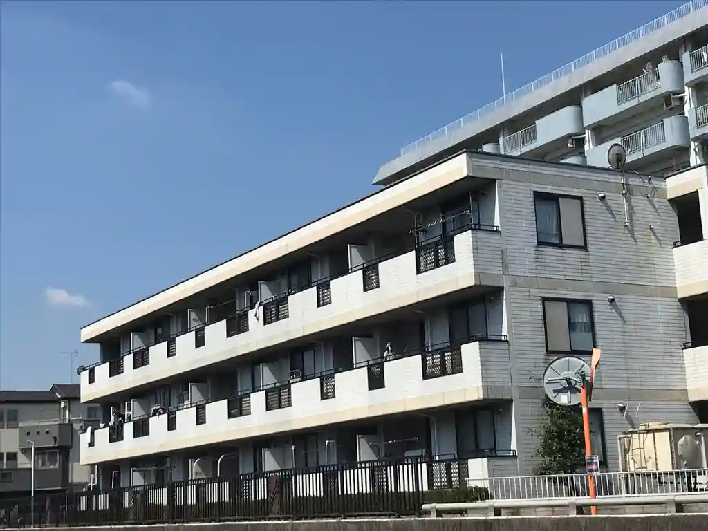 ネオマルシェ 外観