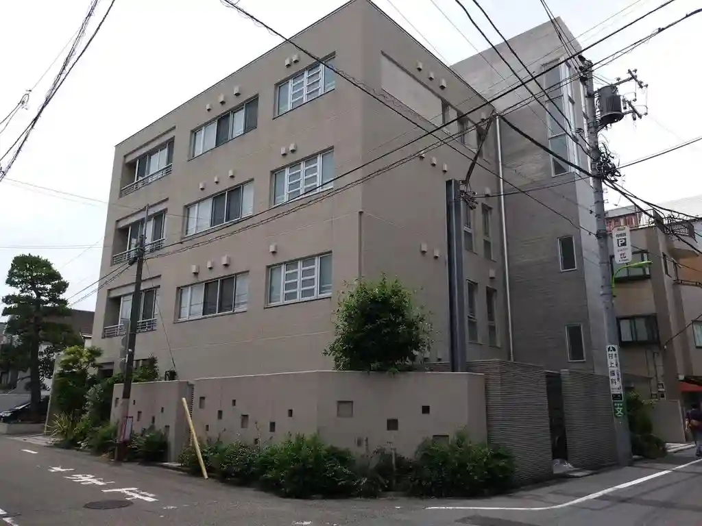 ドゥグラン 外観