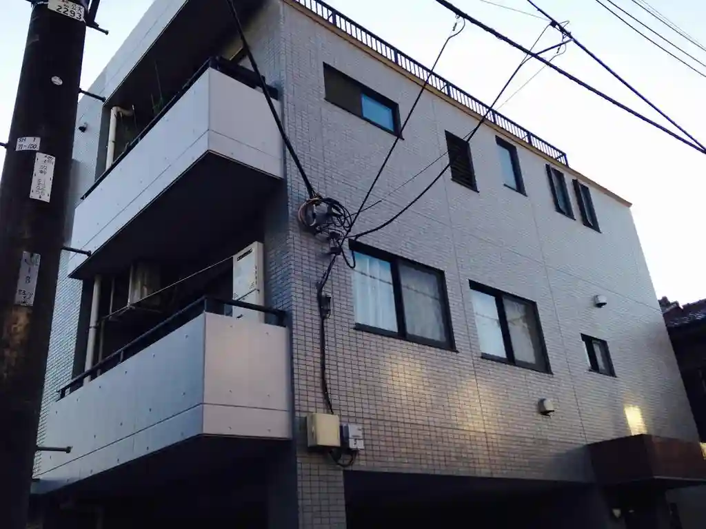 FAR イースト OHNARI 外観