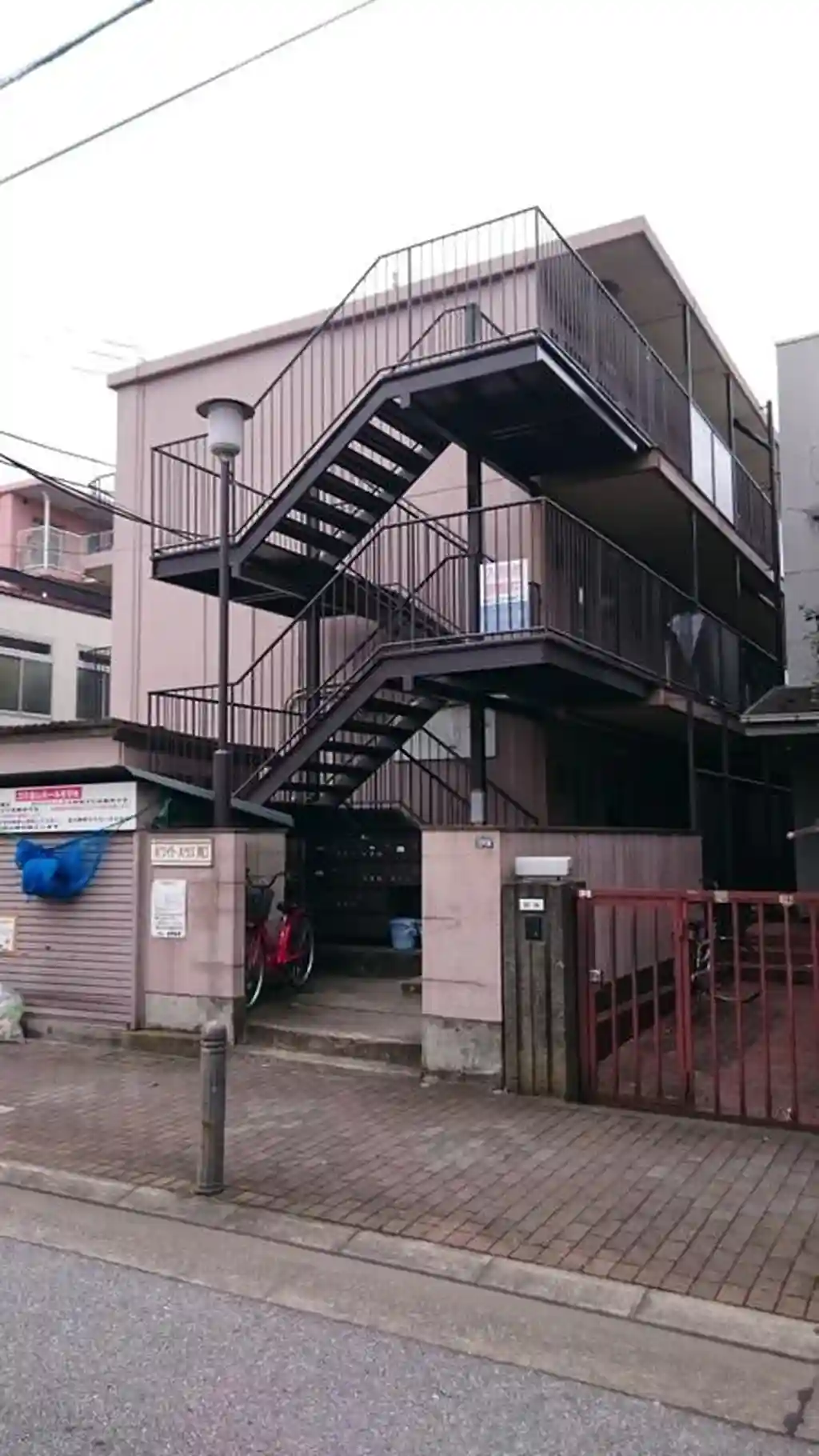 ホワイト・ハウス川口 外観