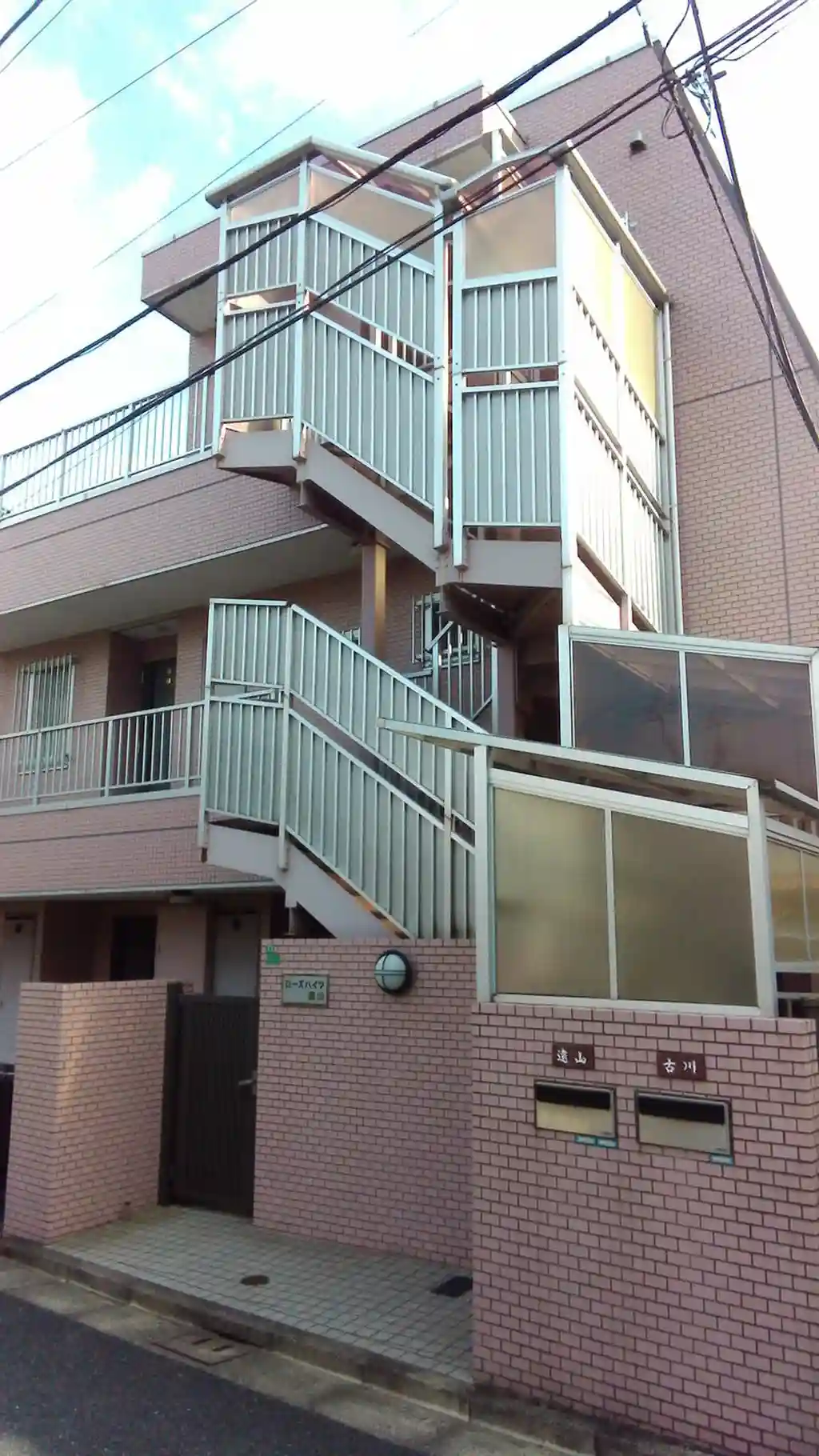 ローズハイツ遠山 外観