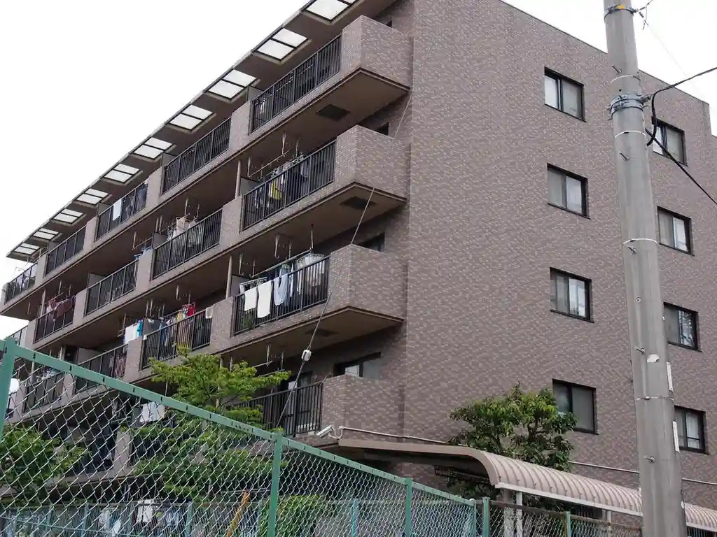 パインクレスト3号館 外観