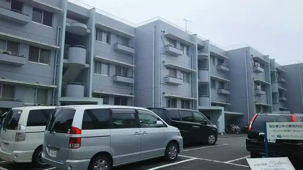 エガロス・エリシャン 外観
