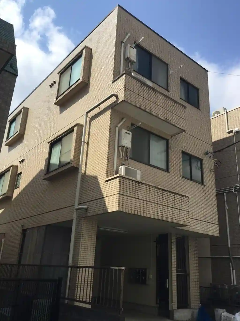 里見ビル 外観