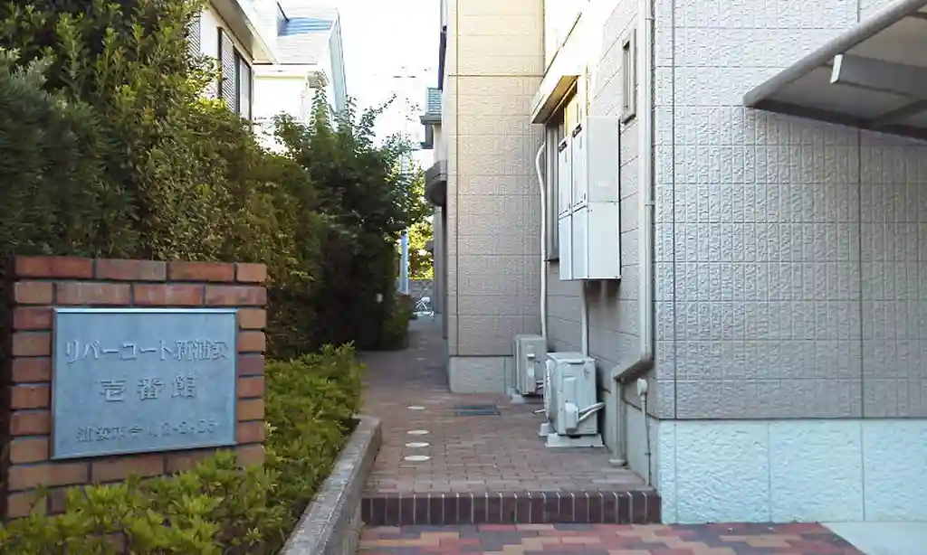 リバーコート新浦安壱番館 外観