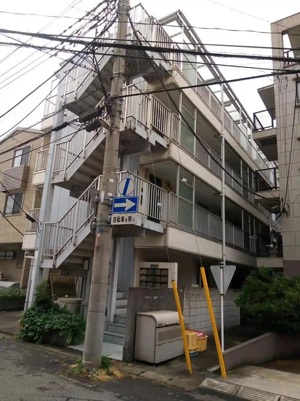 トム2 外観