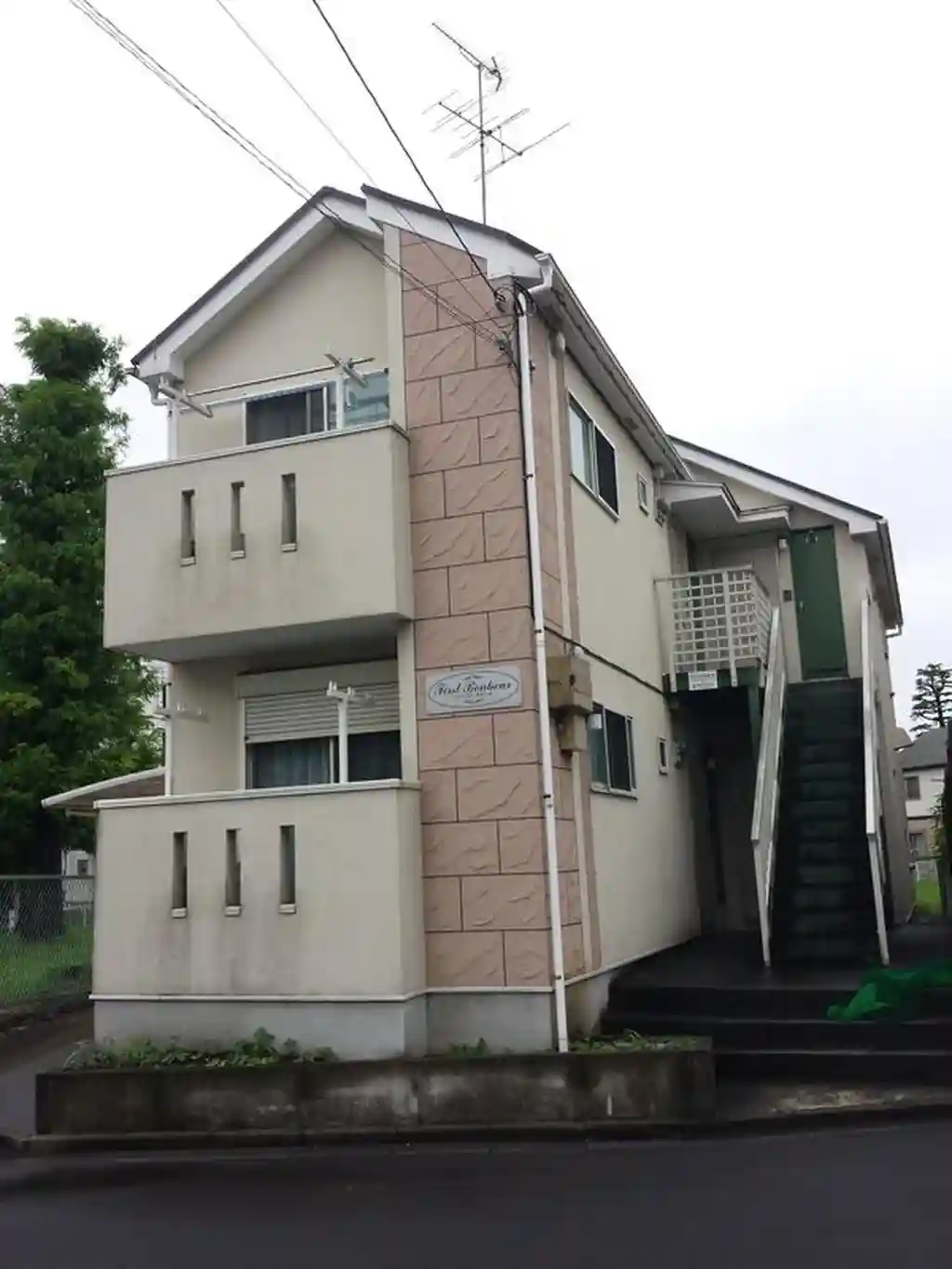 ファーストボヌール 外観