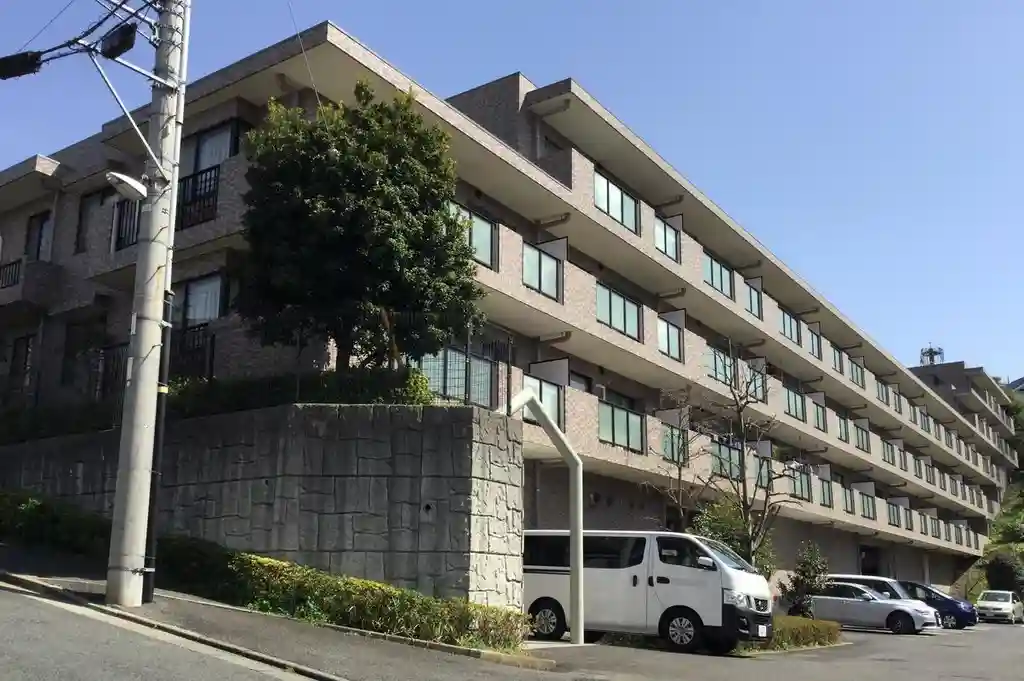 イトーピア百合ケ丘ガーデンハイツB棟 外観