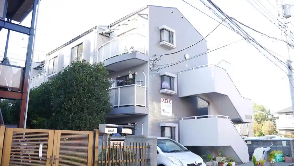 クレ・エルモナーザ 外観