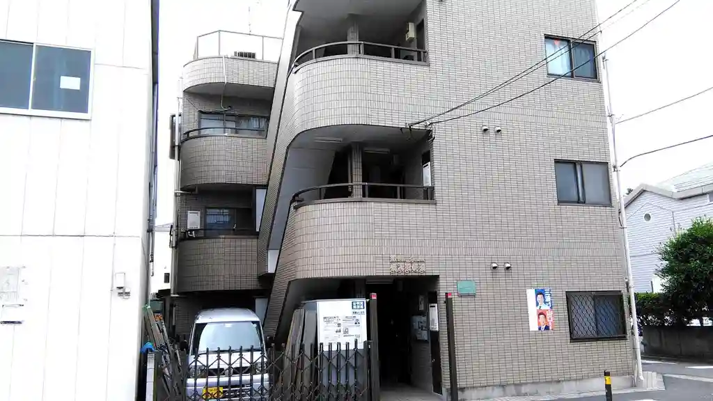 レオパレスアーバンハウスカレン 外観