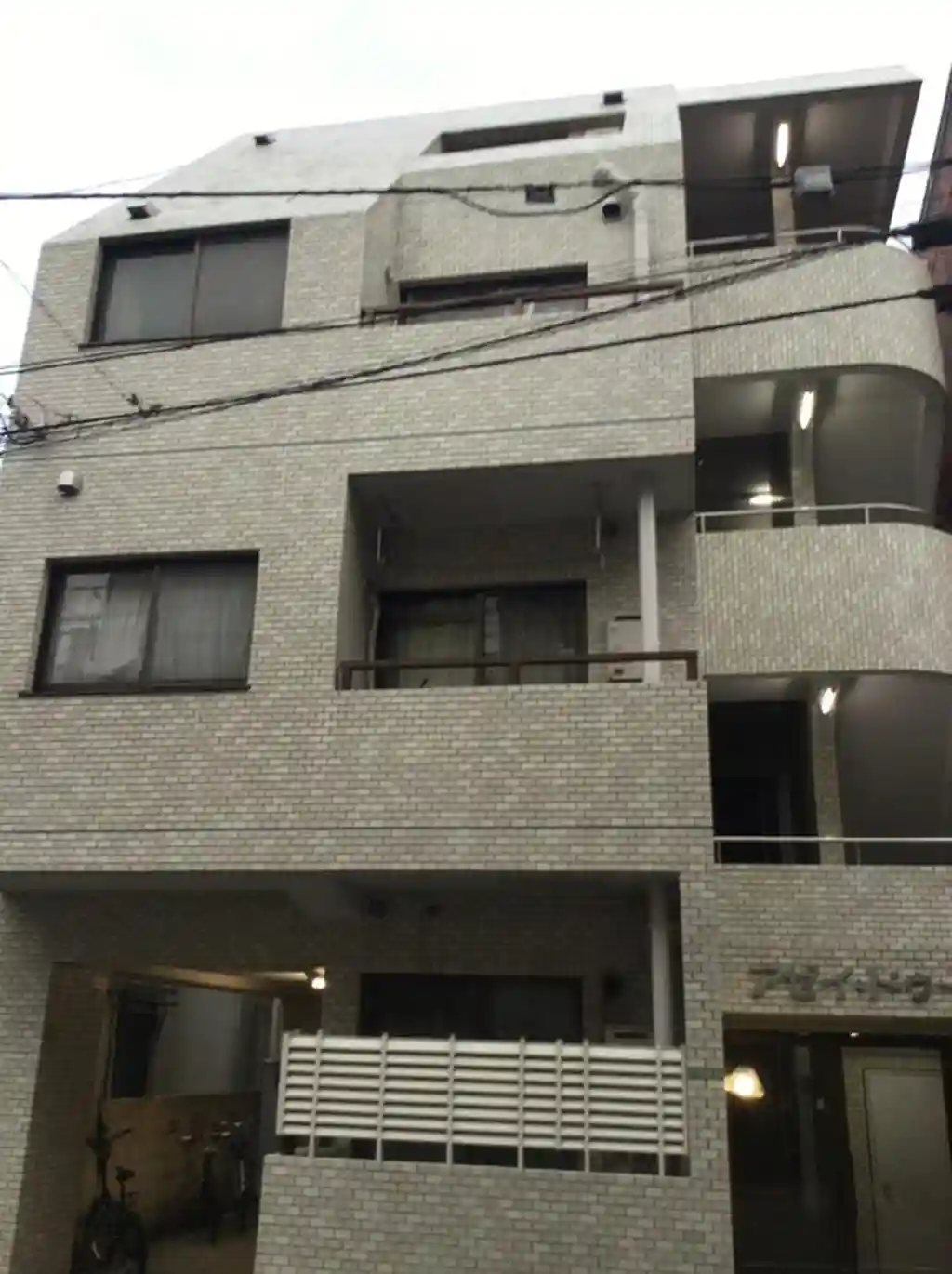 アゼイ・ドゥー中野 外観