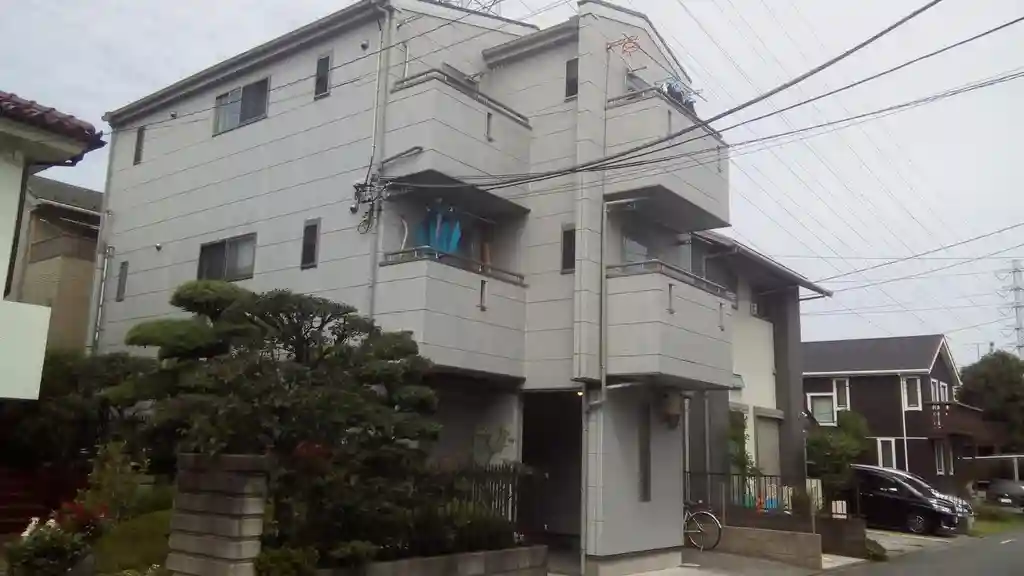 シルバードルフィン 外観