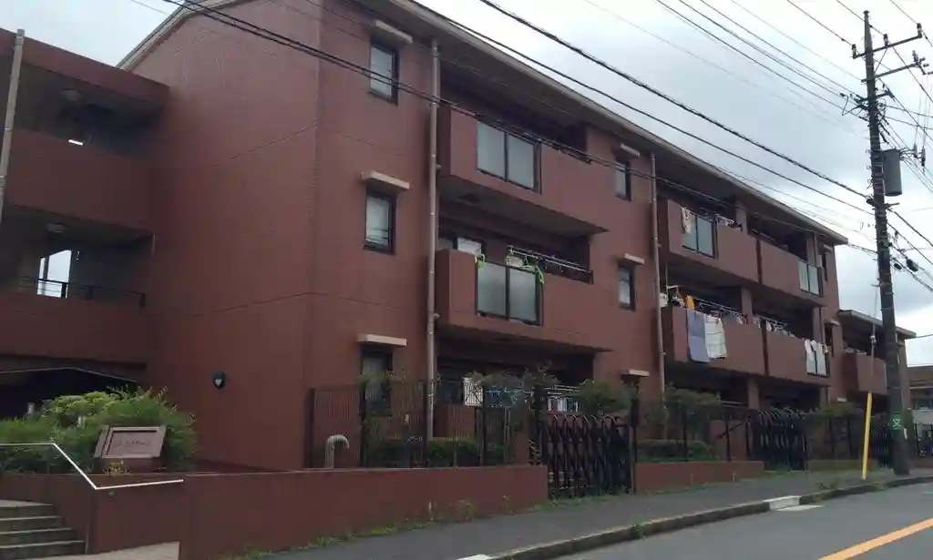 リステグラーツ 外観