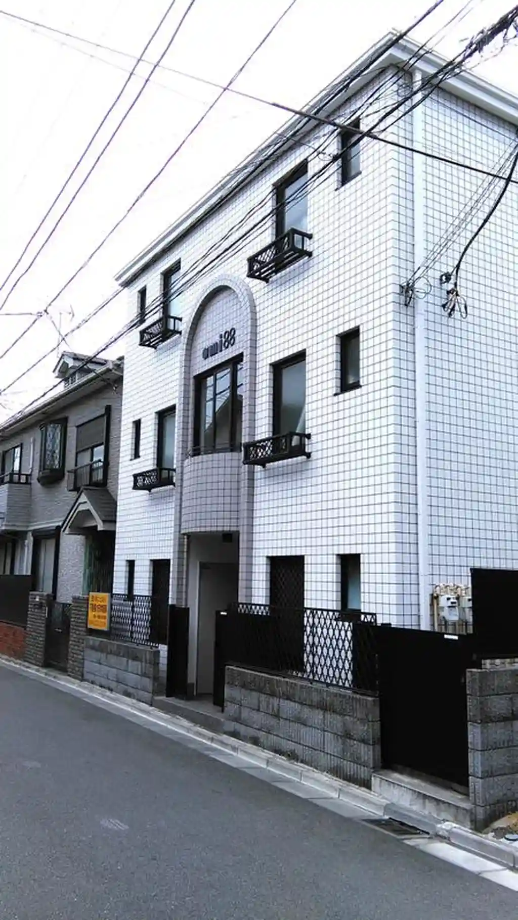 AMI・88 外観