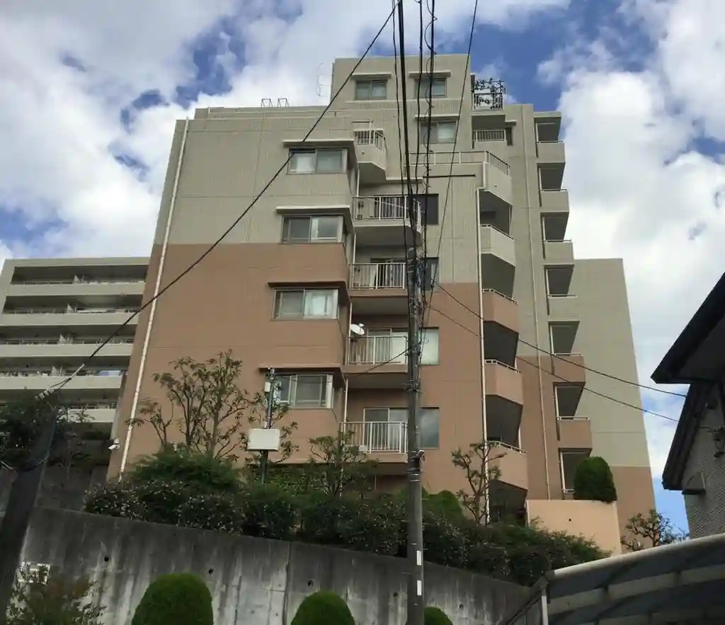 ヒルハイツたまプラーザソルヴィルA棟 外観