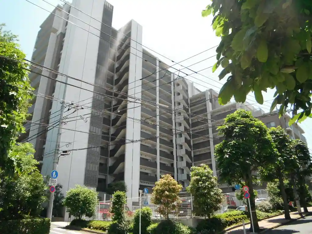 コスモフォーラムすずかけ台駅前 外観