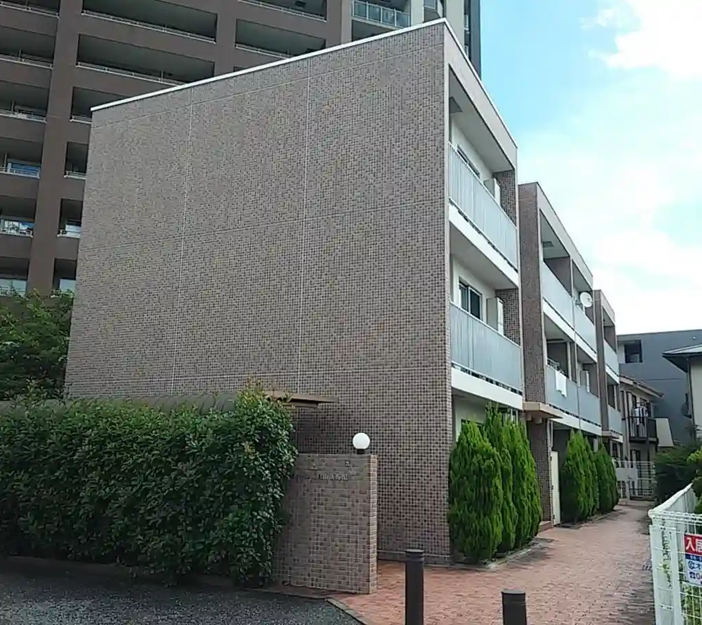ラフォーレ大倉山伍番館 外観