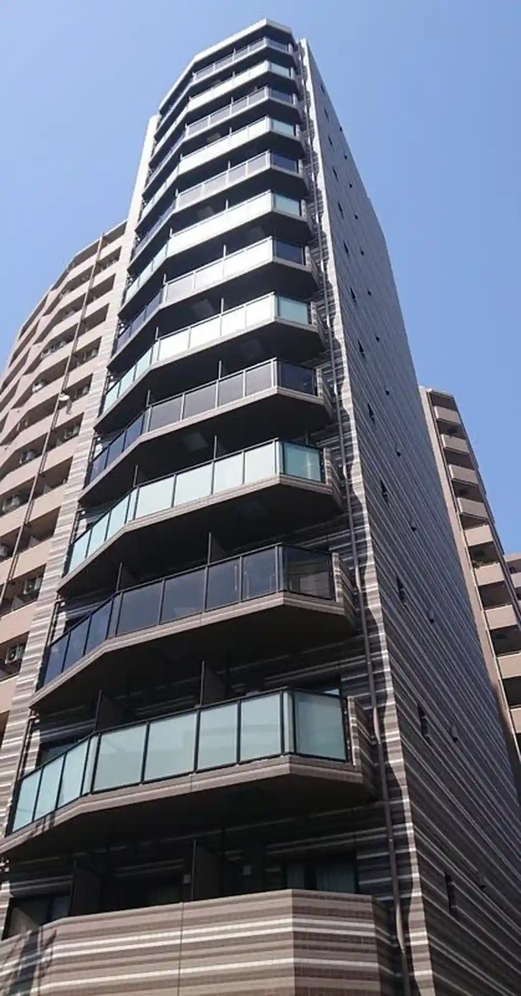 PREMIUM CUBE 池袋要町 外観