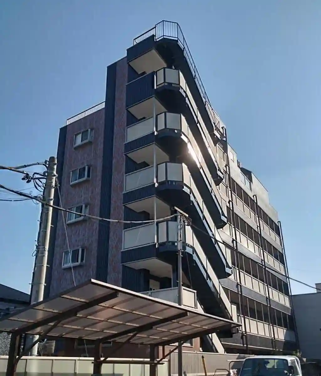 アンプルールフェール CRED 外観