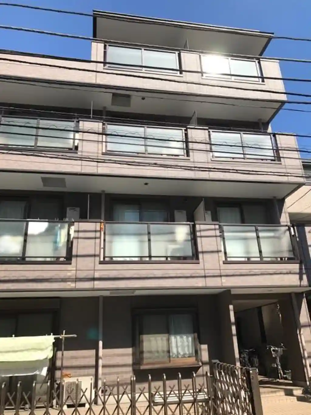 リトルフィールド 外観