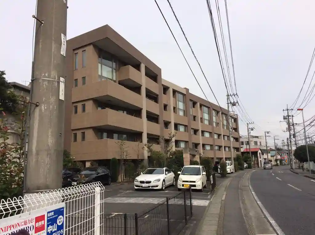 グラビスコート小田急読売ランド 外観