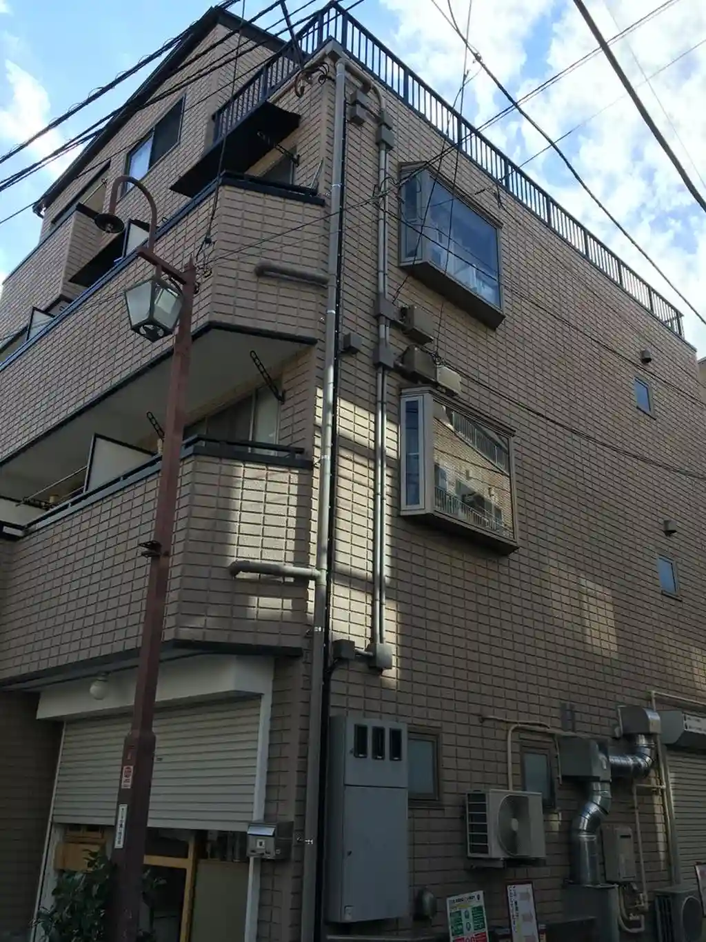 シャトル・コンフォール 外観