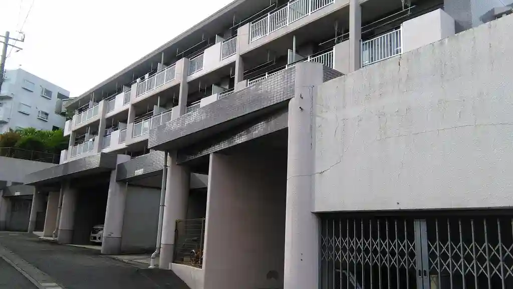 サンシャイン生田 外観