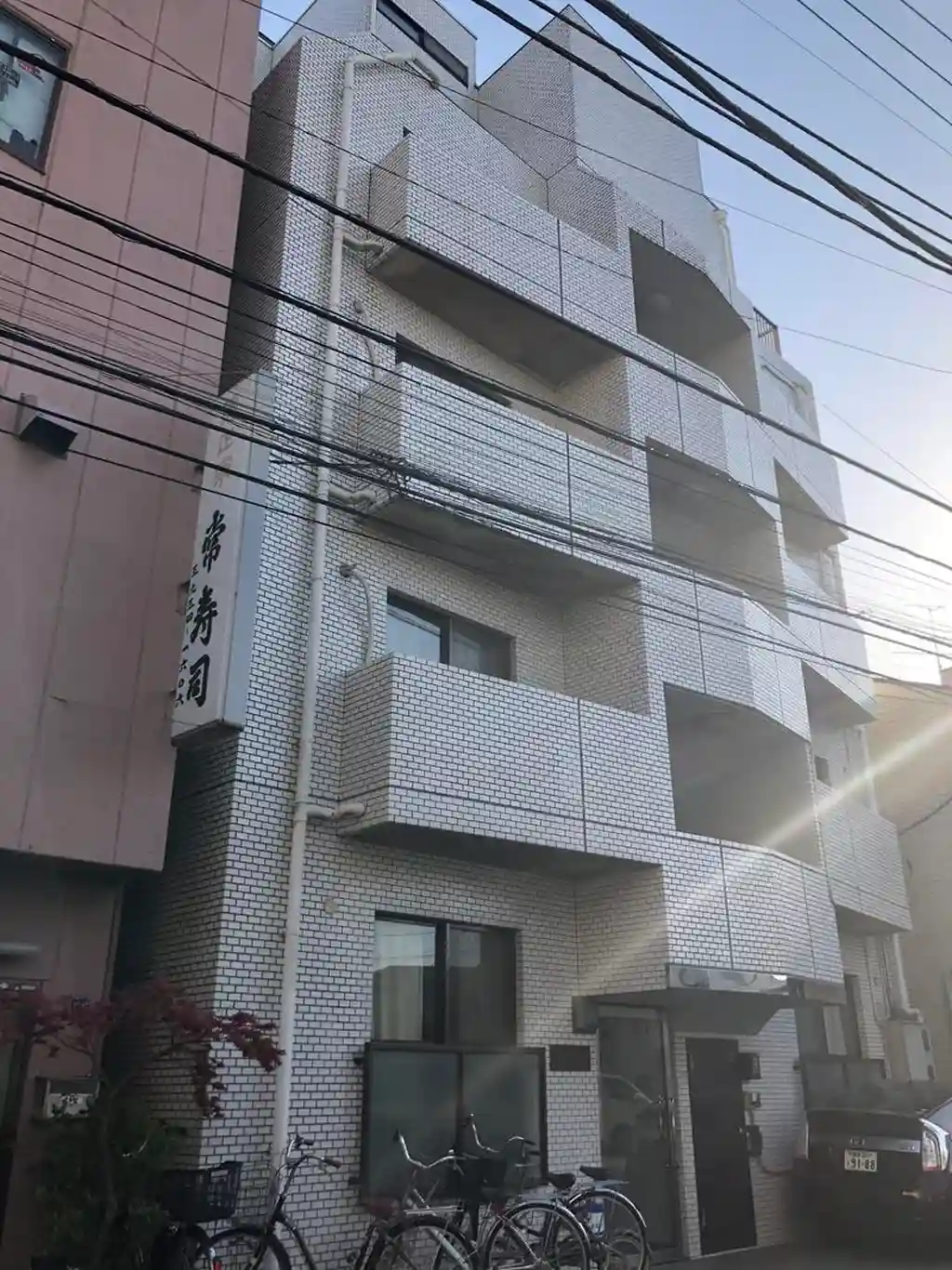ラカーサ 外観