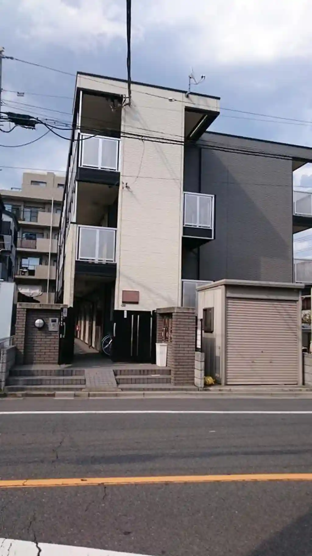 レオパレスメイローズ 外観