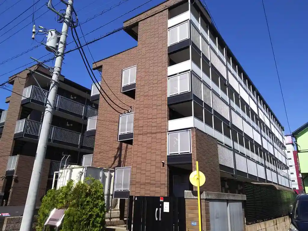 レオパレスブルーム スミ 外観