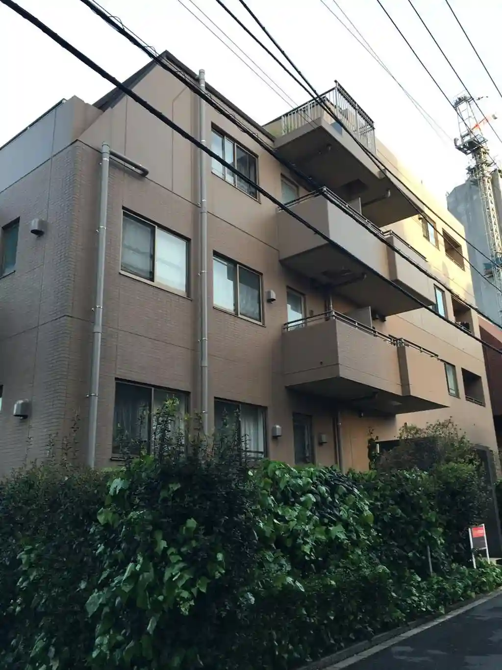 コートレアル三田綱町 外観