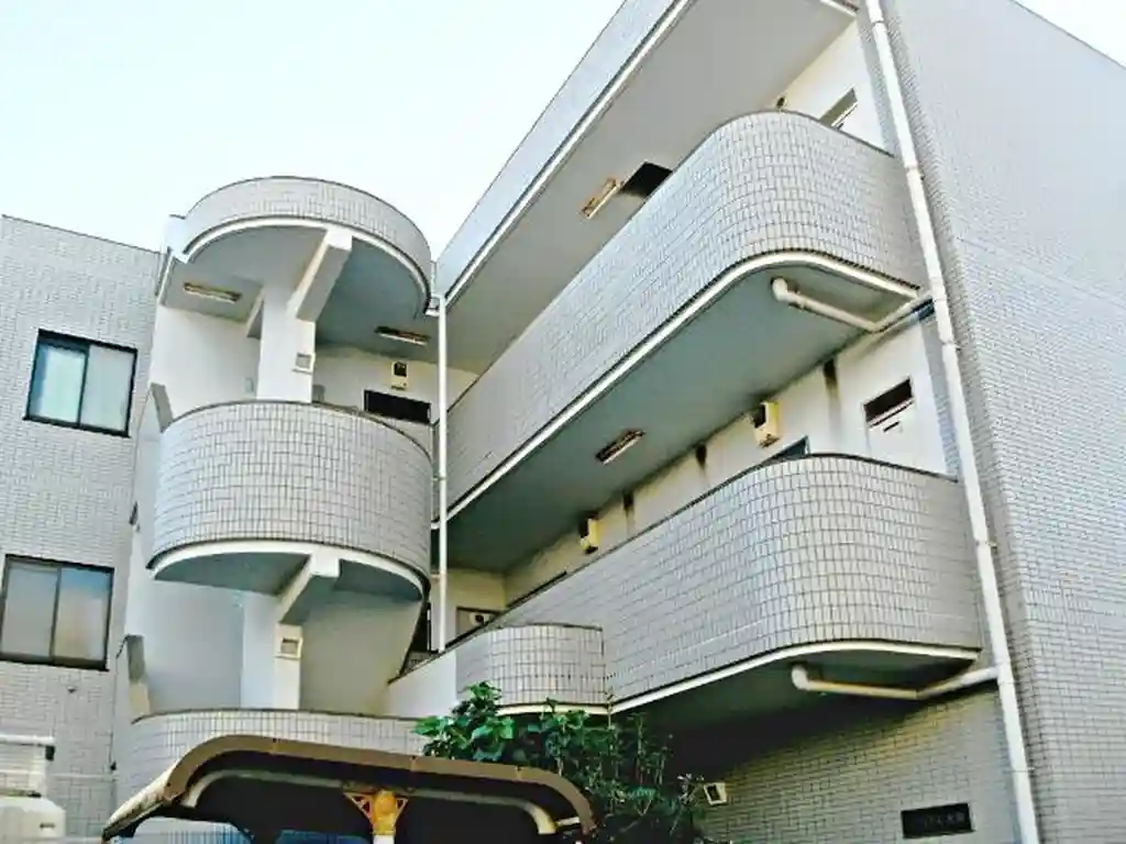 シュロス大泉 外観
