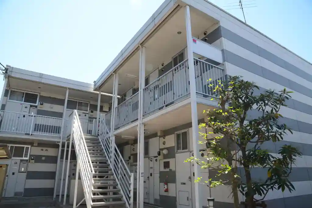 レオパレスアムール 外観