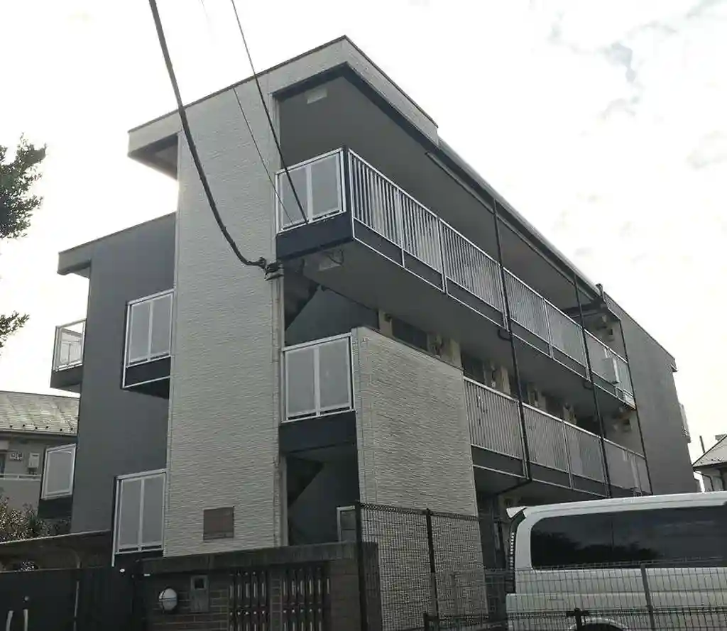レオパレスシャルール 外観