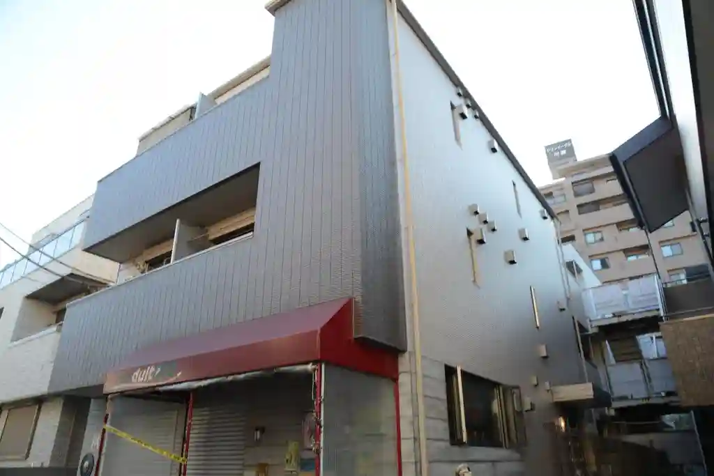 トニー冨士 外観