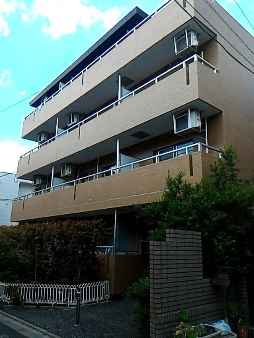 どみしるまーさ東館 外観